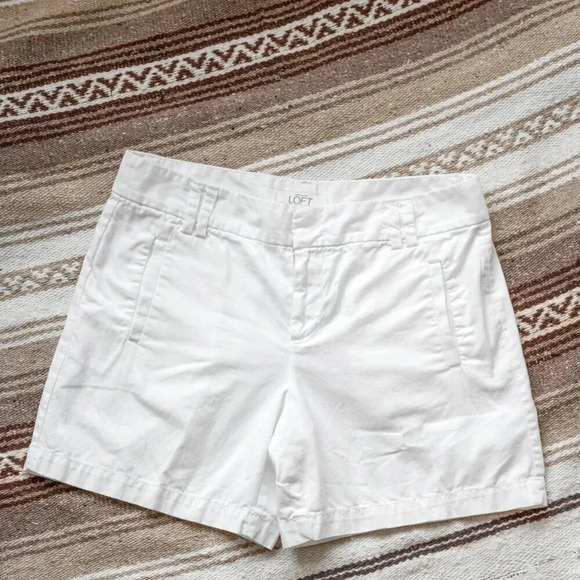 ANN TAYLOR LOFT SHORTS SZ 8 WHITE CHINO TWILL 5" INSEAM POCKETS 100% COTTON - Picture 2 of 7